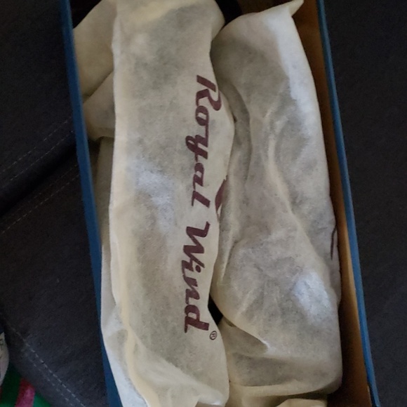 Royal Wind shoe - Picture 3 of 5